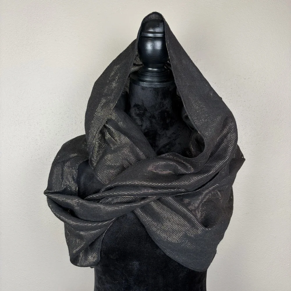 Gold Metallic Black Infinity Scarf EUC Shimmer Evening Wrap Sparkle Loop Knit